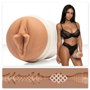 750s00449-fetele-fleshlight-autumn-falls-vagin-cremos-tot-ce-te-astepti-de-la-o-starleta-porno-portoricana-1-500px